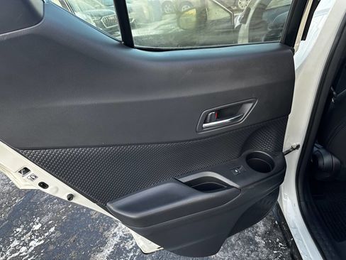 Used 2018 Toyota C-HR XLE image 22