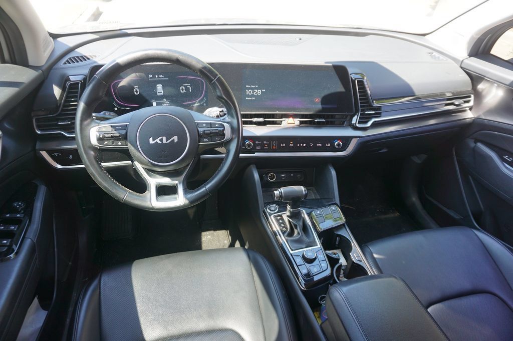 Used 2024 Kia Sportage EX FWD image 6