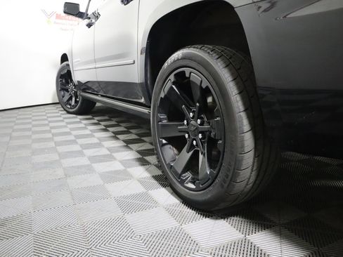 Used 2017 Chevrolet Suburban Premier AWD/4WD image 13