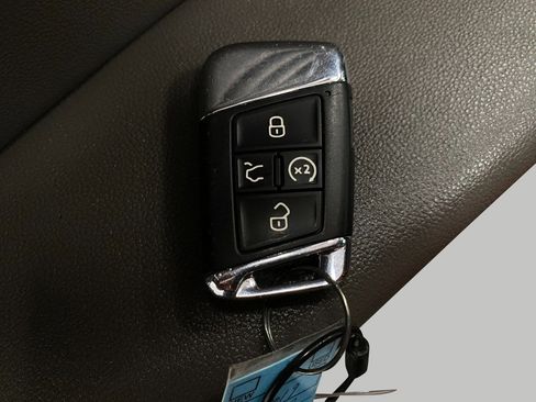 Used 2022 Volkswagen Atlas SEL image 33