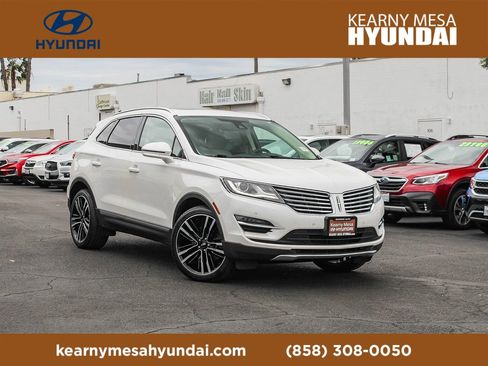 Used 2017 Lincoln MKC Reserve image 1