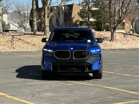 Used 2023 BMW XM image 2