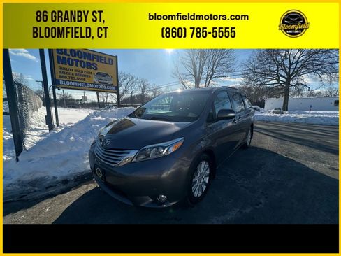 Used 2015 Toyota Sienna Limited image 1