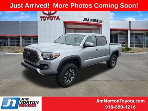 Used 2023 Toyota Tacoma TRD Off-Road RWD image 2