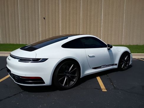 Certified 2024 Porsche 911 Carrera T RWD image 10