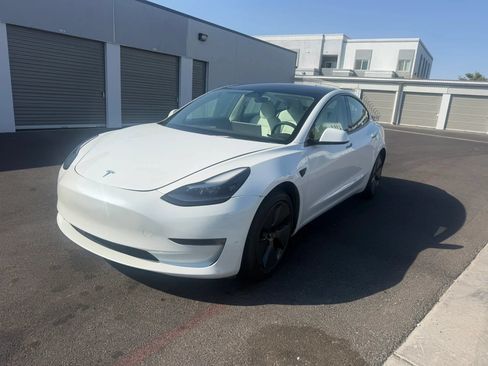Used 2023 Tesla Model 3 Standard Range RWD image 2