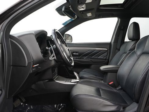 Used 2019 Mitsubishi Outlander GT image 19