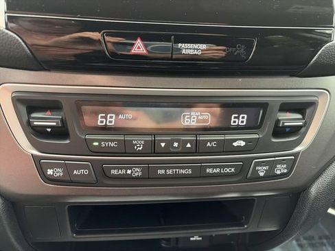Used 2018 Honda Pilot EX image 19