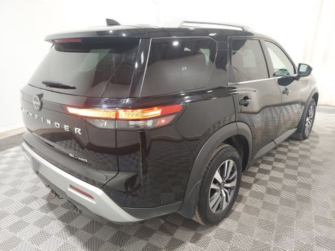 Used 2024 Nissan Pathfinder SL AWD/4WD image 3