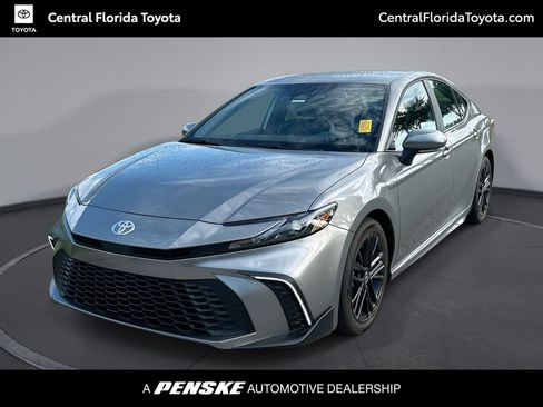Used 2026 Toyota Camry SE FWD image 1
