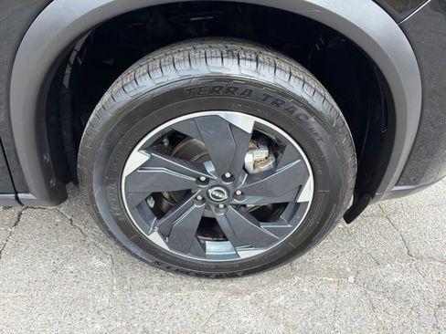 Used 2025 Nissan Rogue SV AWD/4WD image 9
