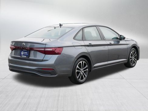 Used 2025 Volkswagen Jetta Sport FWD image 7