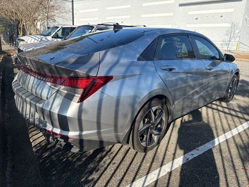 Used 2023 Hyundai Elantra SEL w/ Convenience Package image 7