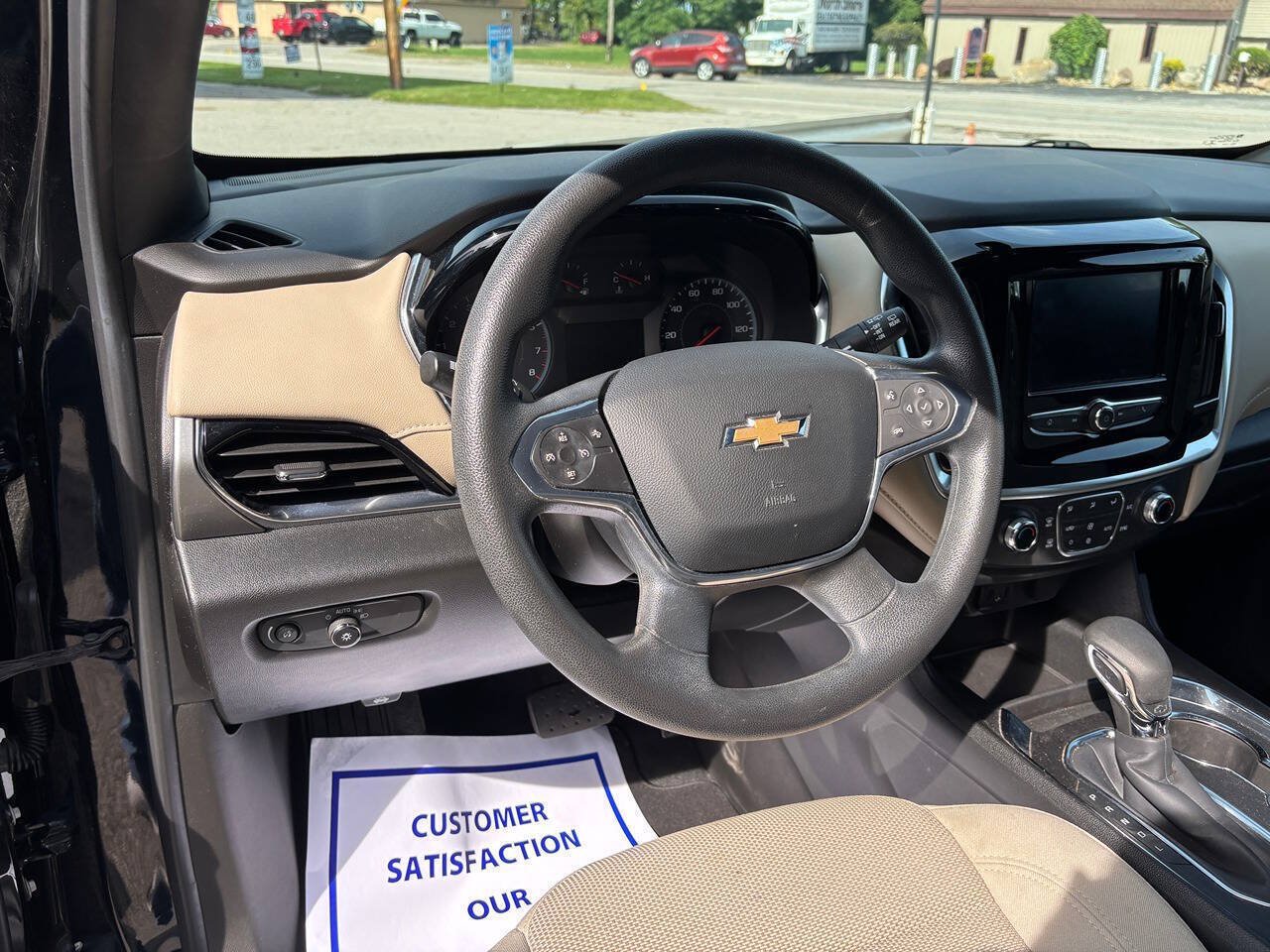 Used 2022 Chevrolet Traverse LS AWD/4WD image 11