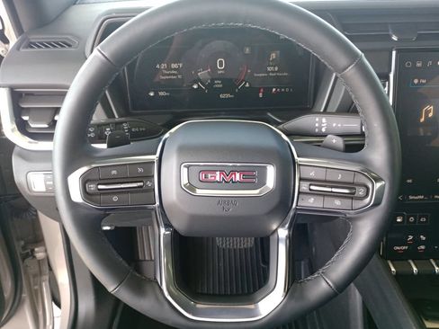 Used 2026 GMC Terrain Elevation w/ Technology Package II FWD image 14