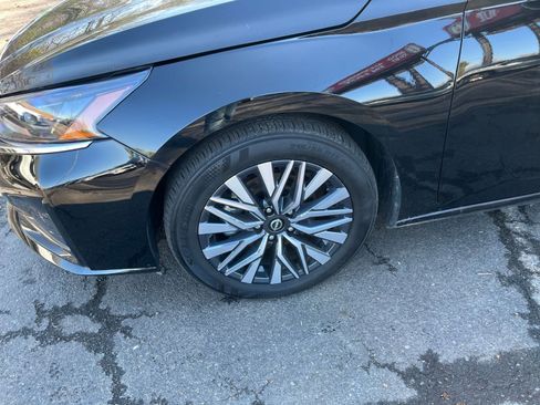 Used 2025 Nissan Altima 2.5 SV image 30