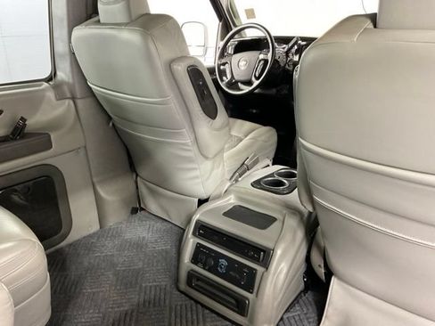 Used 2023 Chevrolet Express 2500 RWD image 31