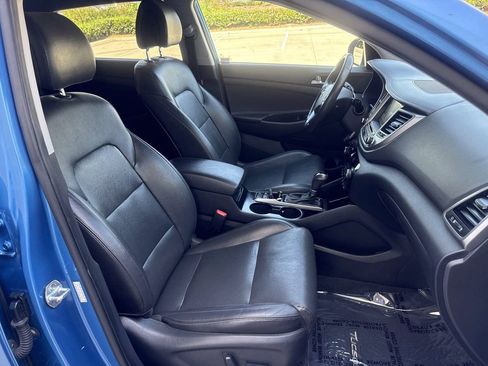 Used 2016 Hyundai Tucson Limited w/ Option Group 03 FWD image 17
