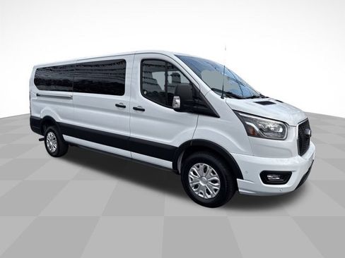 Used 2023 Ford Transit 350 XLT image 3