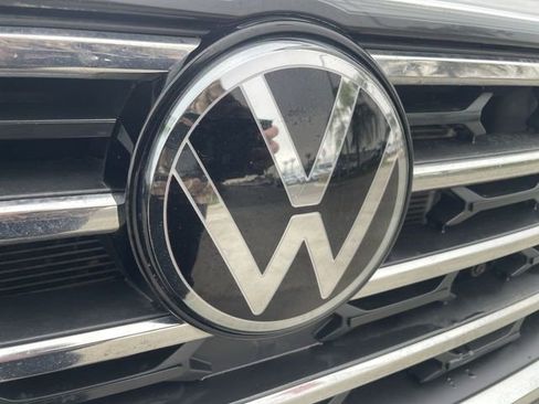 Used 2024 Volkswagen Atlas SE image 30