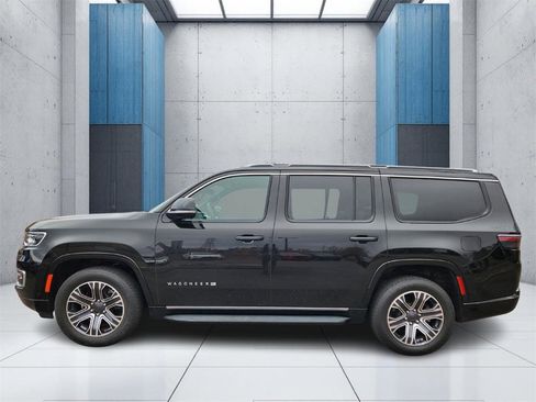 Used 2024 Jeep Wagoneer Series II w/ Flexible Seating Group image 6