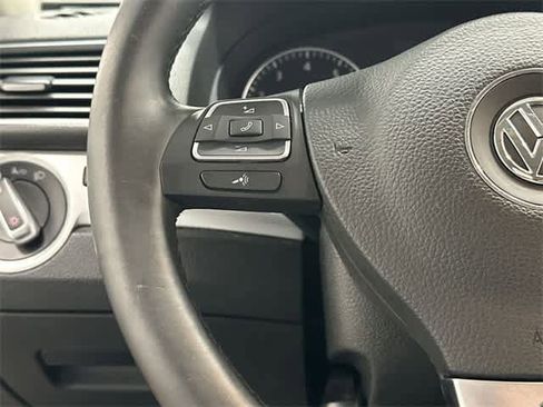 Used 2012 Volkswagen Passat 2.5 SE image 9