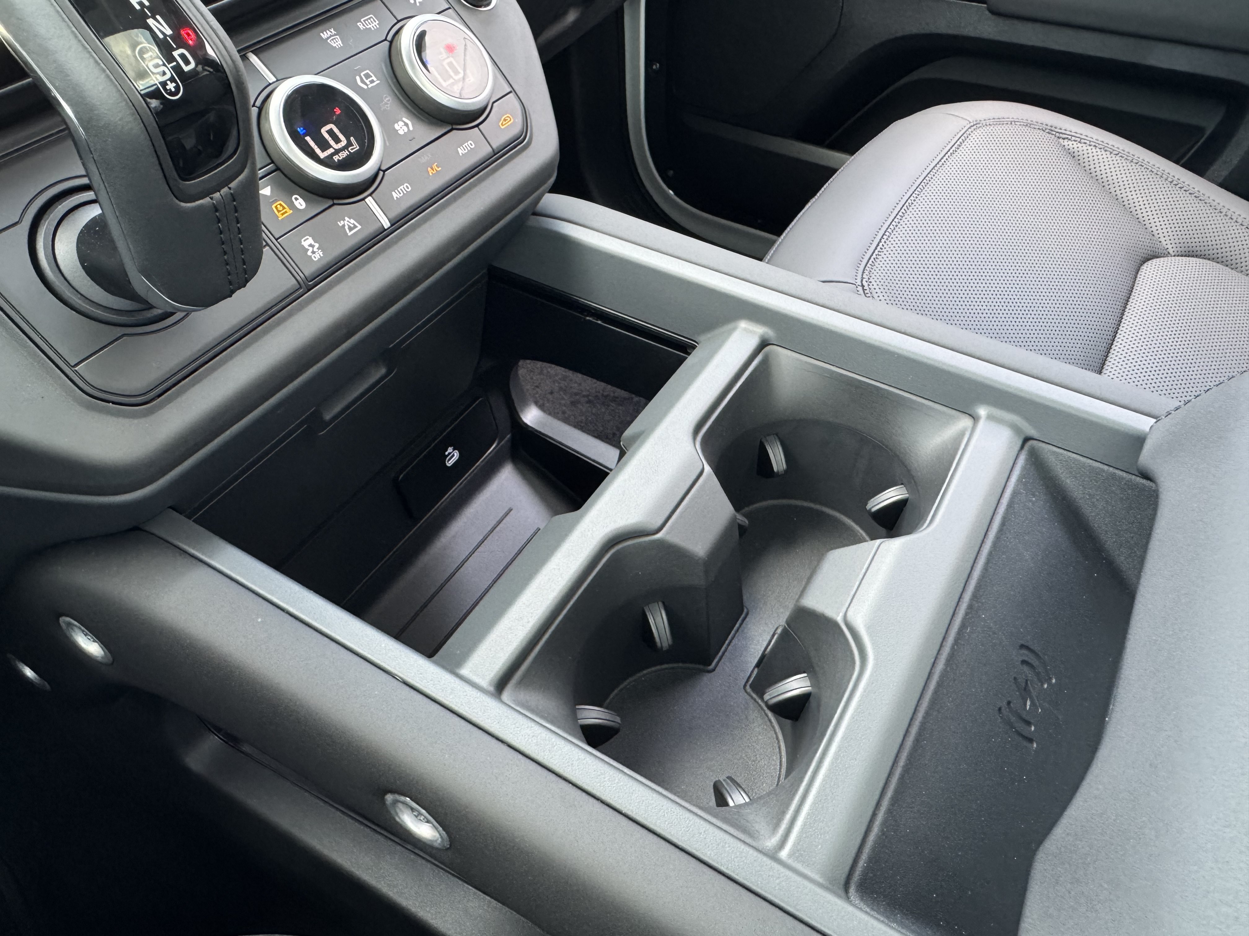 New 2026 Land Rover Defender 110 S AWD/4WD image 23