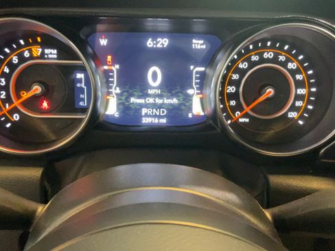 Used 2022 Jeep Gladiator Sport AWD/4WD image 10