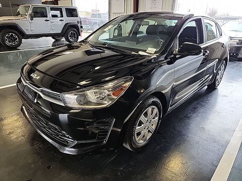 Used 2022 Kia Rio S image 2