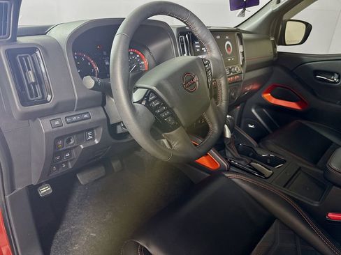 Used 2025 Nissan Frontier PRO-4X w/ Pro Premium Package image 9