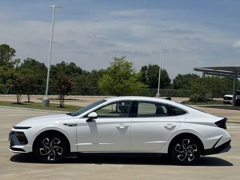 Used 2025 Hyundai Sonata SEL FWD image 3