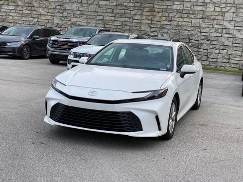 Used 2025 Toyota Camry LE FWD image 3
