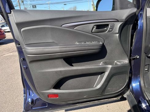 Used 2025 Honda Passport EX-L image 8