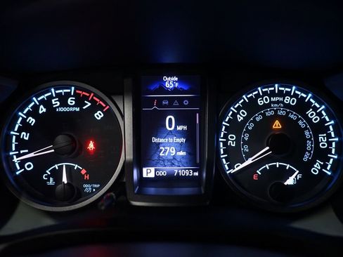 Used 2020 Toyota Tacoma TRD Off-Road w/ Technology Package image 14