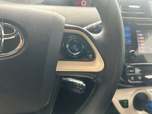 Used 2016 Toyota Prius Two image 9