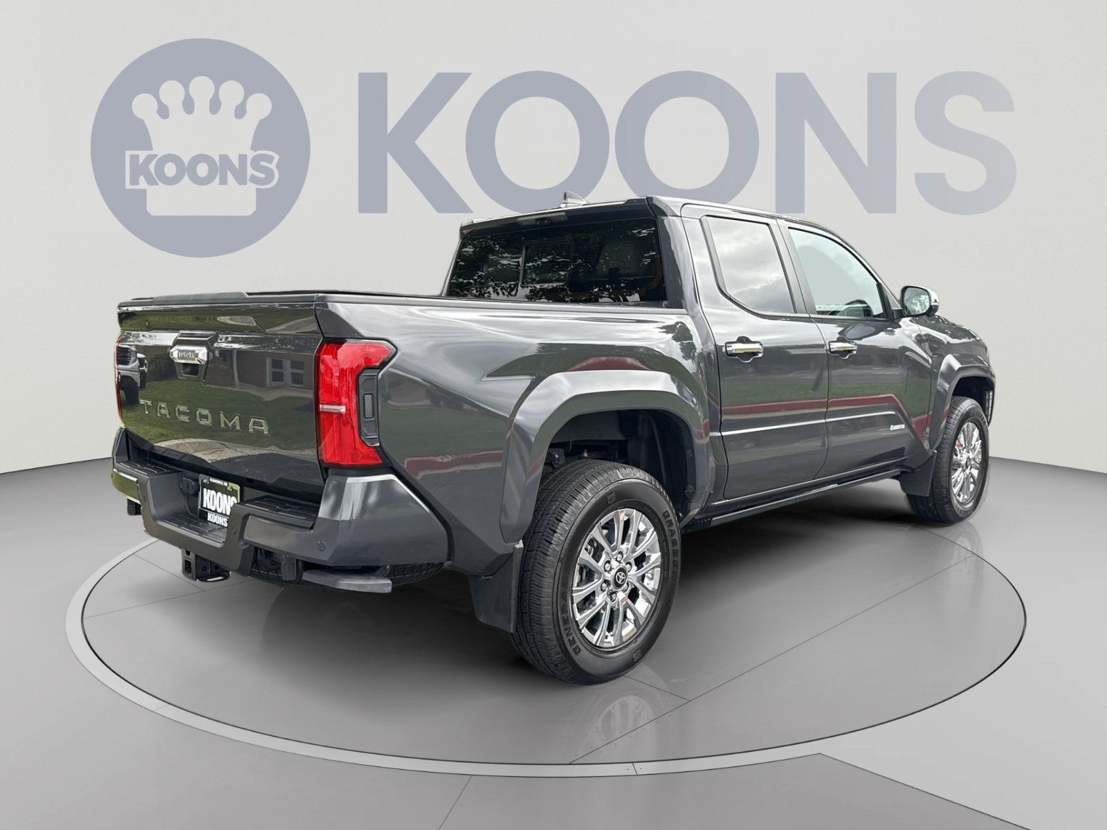 Used 2024 Toyota Tacoma Limited w/ Limited Package (LT) AWD/4WD image 7