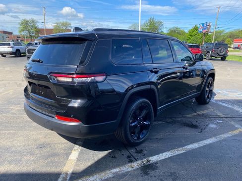 Used 2024 Jeep Grand Cherokee L Altitude AWD/4WD image 5