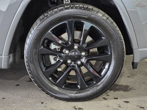 Used 2022 Jeep Grand Cherokee Laredo X RWD image 4