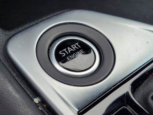 Used 2023 Nissan Sentra SR w/ SR Premium Package image 29