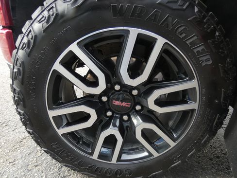 Certified 2024 GMC Sierra 1500 AT4 w/ Technology Package image 8