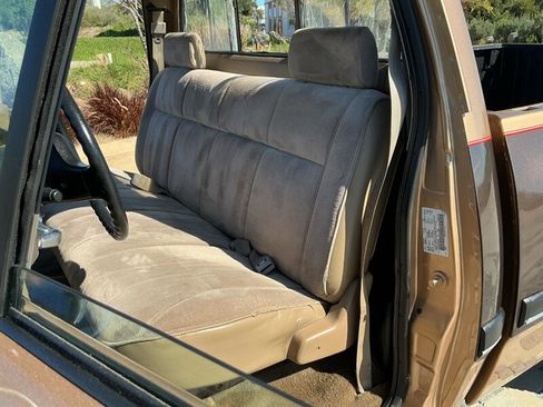 Used 1991 Dodge D/W Truck 350 image 29