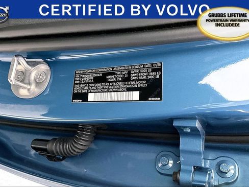 Certified 2025 Volvo XC40 B5 Core image 40