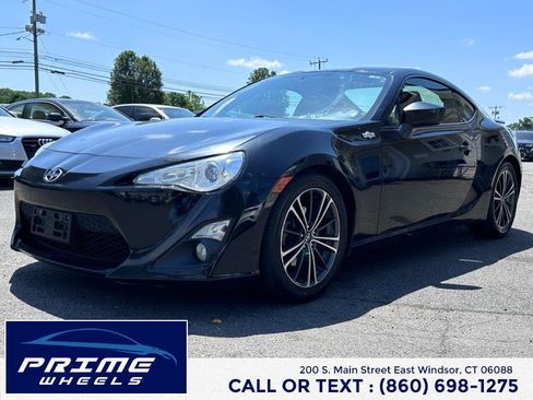 Used 2015 Scion FR-S RWD image 3