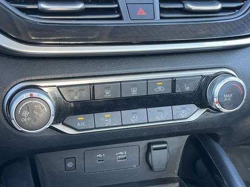 Used 2024 Nissan Altima 2.5 SR w/ SR Premium Package image 5