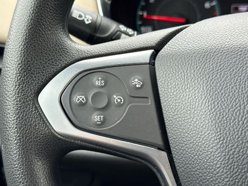 Used 2023 Chevrolet Traverse LS image 18