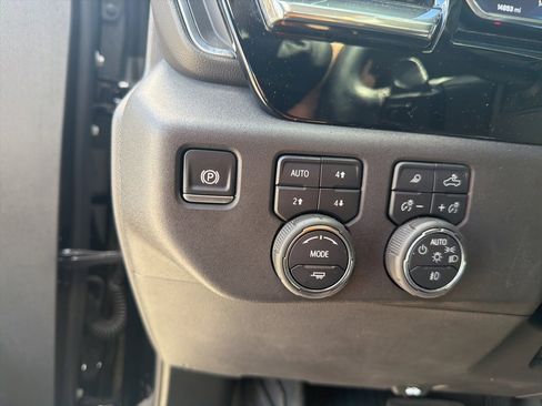 Used 2024 Chevrolet Silverado 1500 LT Trail Boss w/ Convenience Package II image 28