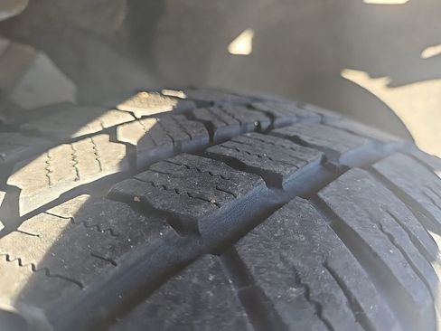 Used 2023 Chrysler Voyager LX image 39