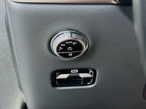 Used 2024 Mercedes-Benz GLC 300 image 22