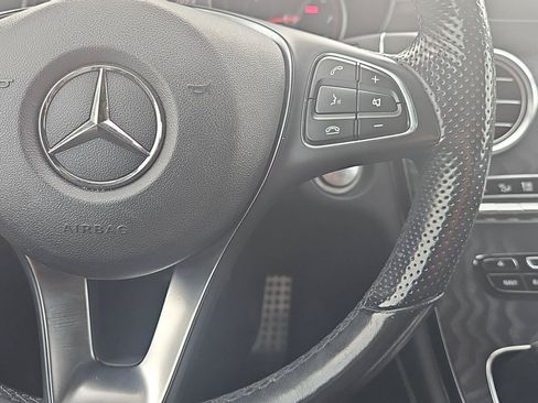Used 2019 Mercedes-Benz GLC 300 4MATIC image 21