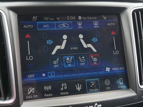 Used 2019 Maserati Levante GranLusso AWD/4WD image 40